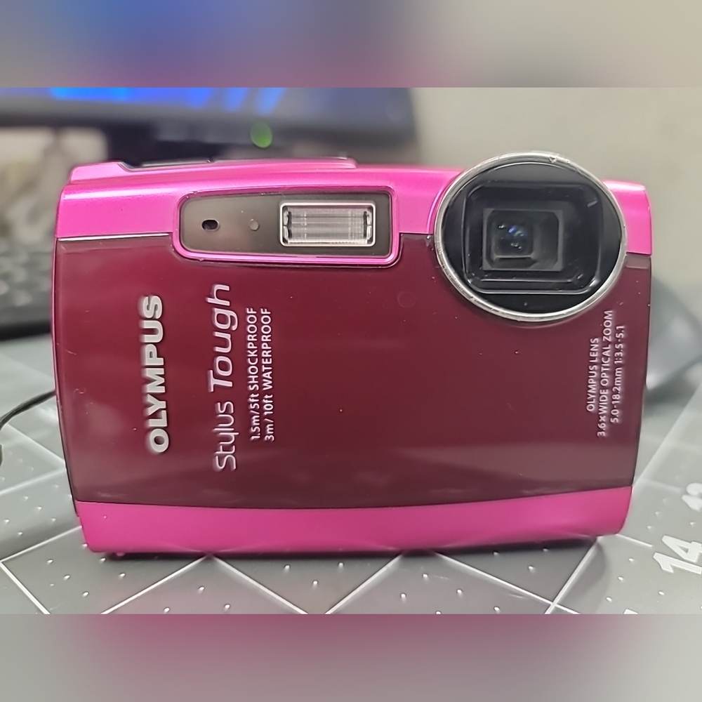 Olympus Stylus Tough 3000 12MP Digital Camera Shockproof Waterproof Tested PINK
